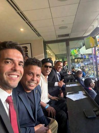 Ronaldinho with Ravenna FC leadership and guests